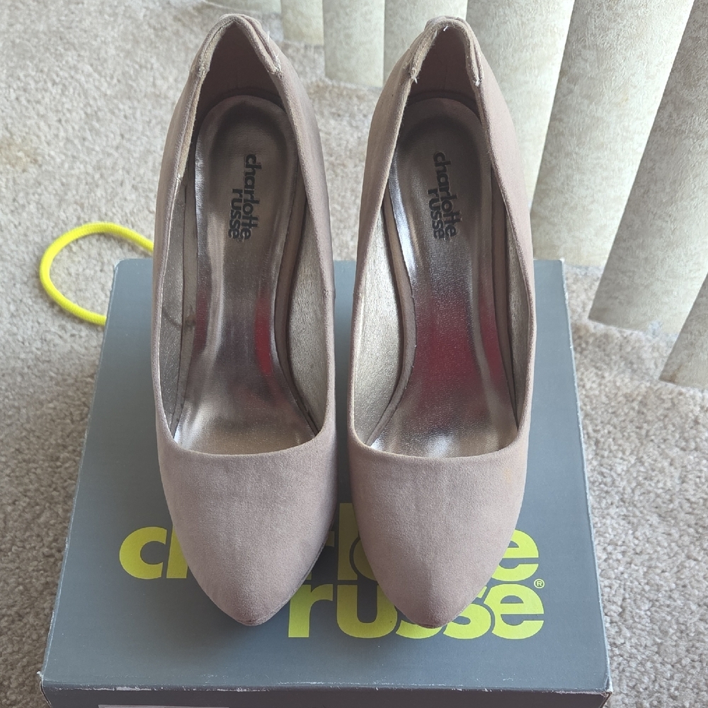 Charlotte Russe Women's Tan Pumps